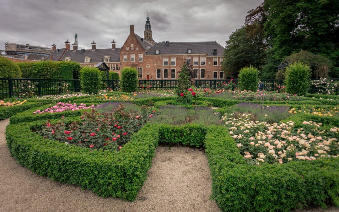 Dichters in de Prinsentuin Groningen - poëziefestival- foto Wil de Boer