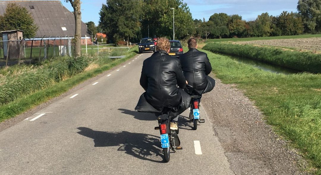 Solex rijden Groningen - tour activiteiten voor een leuk dagje uit