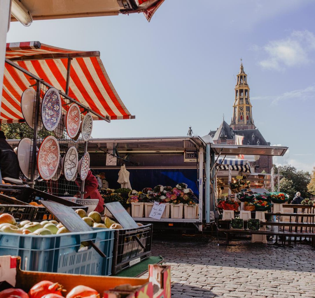 Gronings dialect leren op de markt Groningen- foto door Stella Dekker