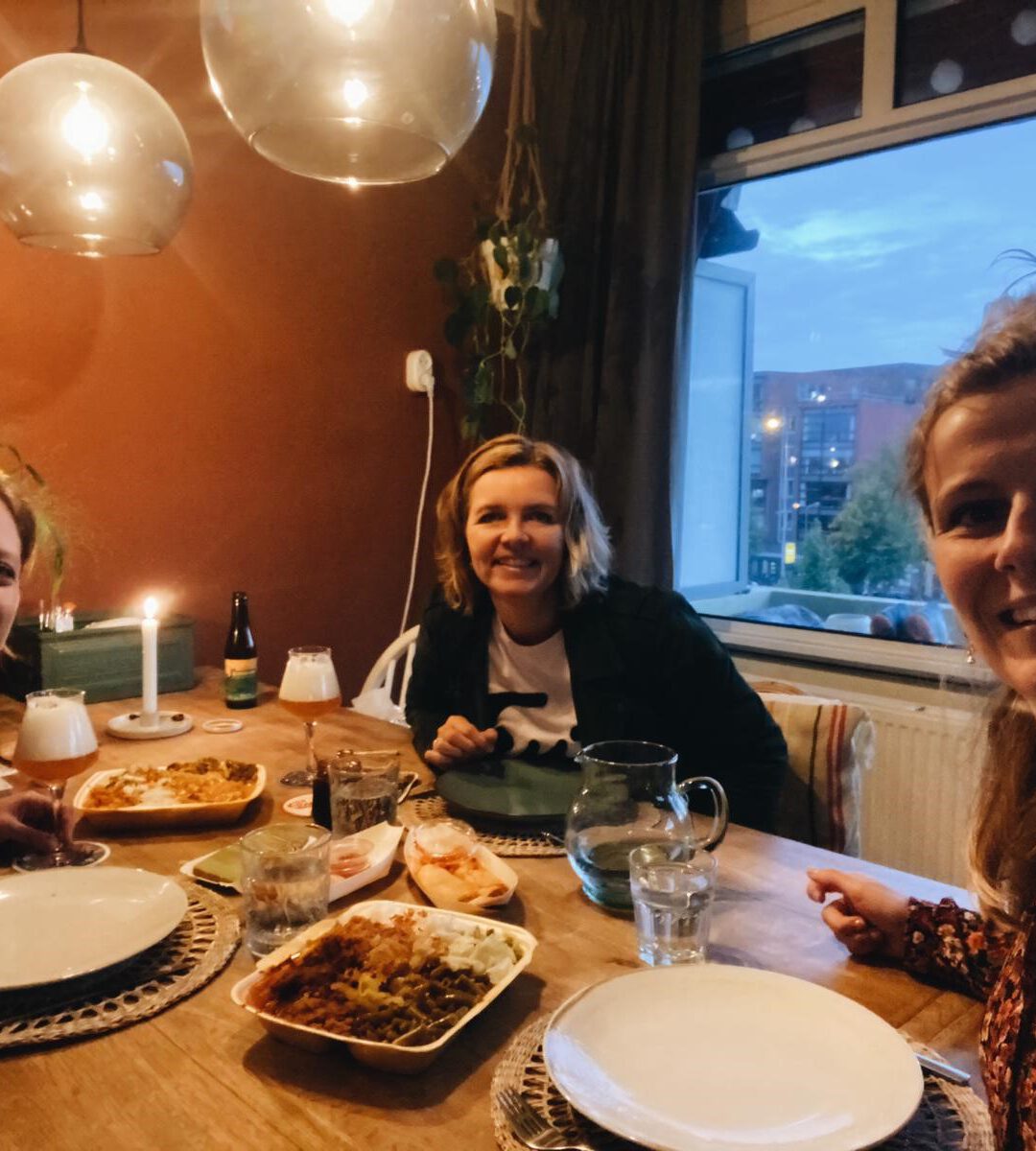 Indonesisch afhaal Groningen van Javaans eetcafe Groningen: Indo drive-in