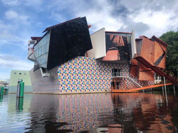 Boothuur Groningen tips: ga waterfietsen huren in Groningen