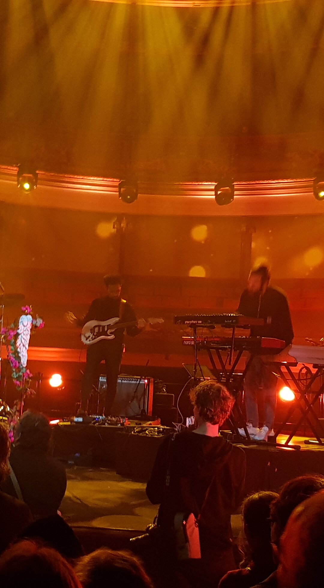 De grootste poppodia in Groningen: Vera, Simplon en SPOT/ De Oosterpoort. Foto: Naaz in de Stadsschouwburg tijdens ESNS