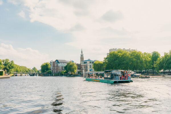 Terrasje Speciaal, varend terras en rondvaart Groningen