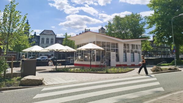 Nieuw terras aan het water in Groningen: Dudok aan het Diep