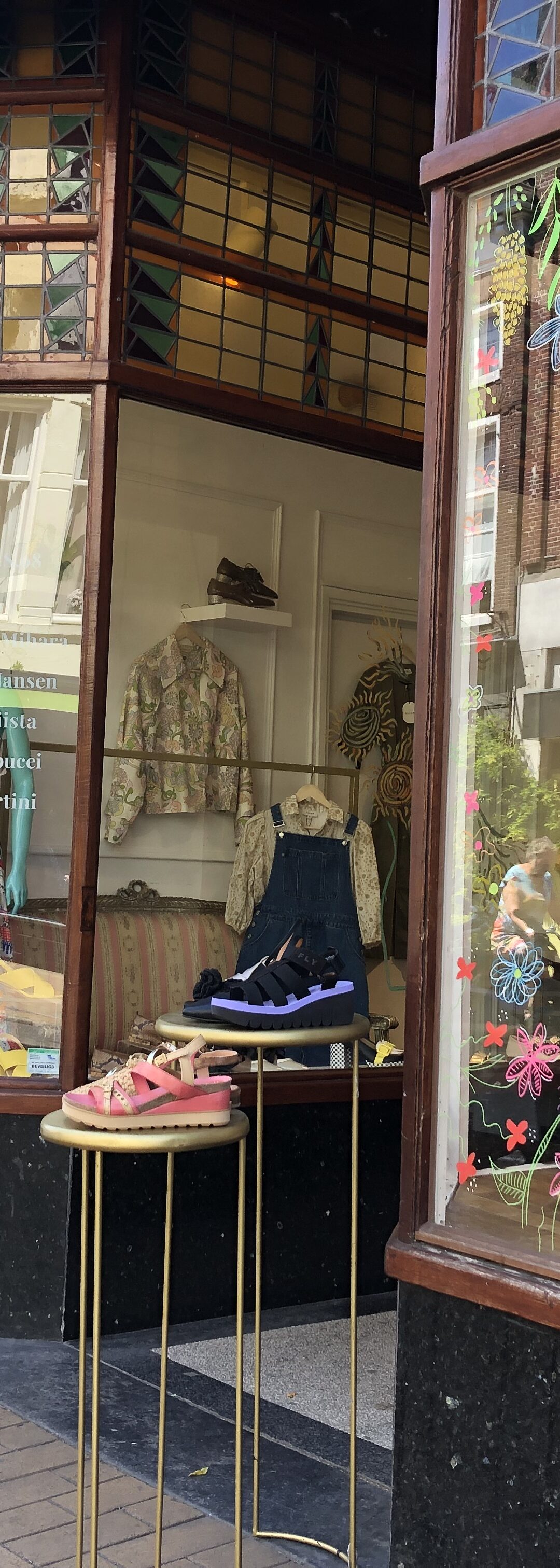 Leukste Schoenenwinkel in Groningen: Mary Jane Schoenenboetiek in aan de Oosterstraat 23 Groningen